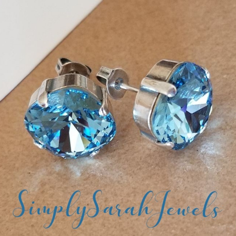 👗🦜NEW🦜👗Swarovski Crystal Earrings in Antique Silver - Picture 1 of 7